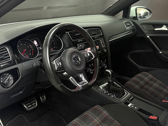 Volkswagen Golf I 2 of 19