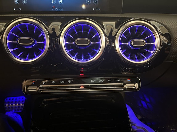 Mercedes-Benz A35 19 of 26
