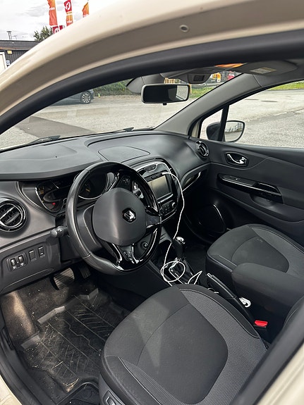 Renault Captur 4 of 4