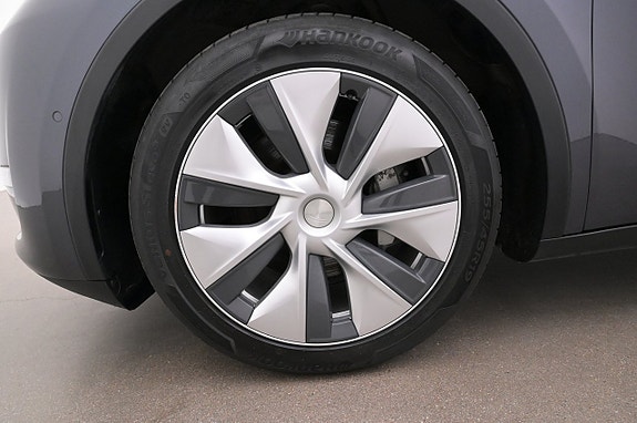 Tesla Model Y 27 of 27