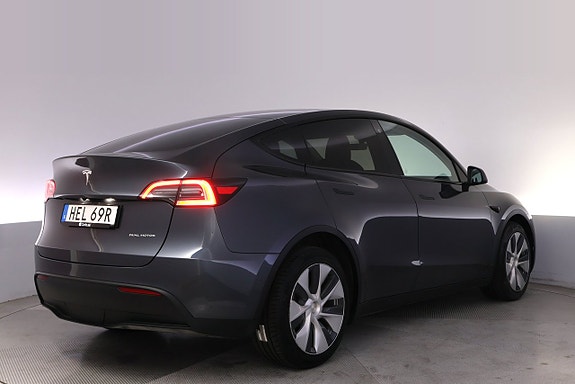 Tesla Model Y 5 of 27