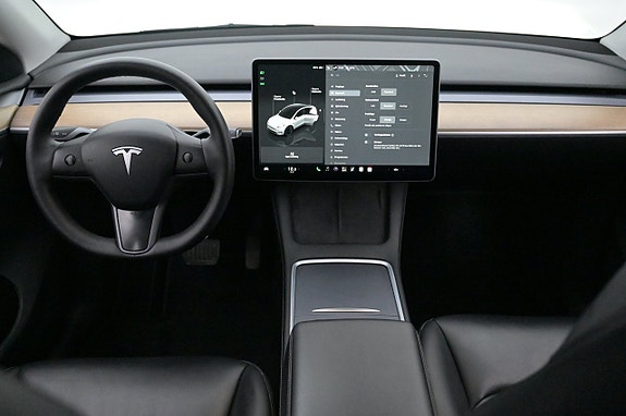 Tesla Model Y 6 of 27