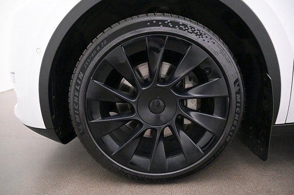 Tesla Model Y 27 of 27