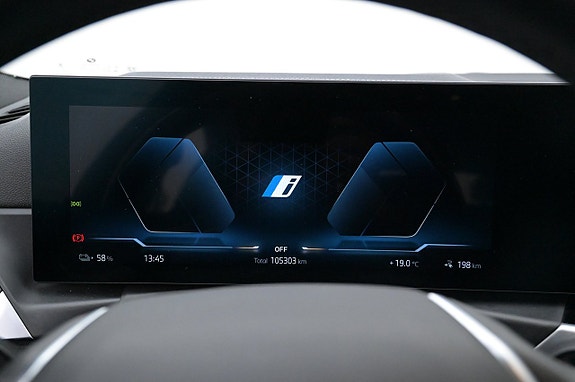 BMW i4 8 of 27