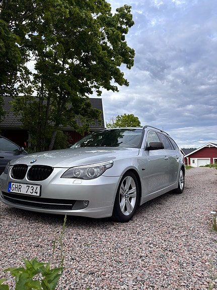 BMW 525i 2 of 13