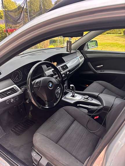 BMW 525i 11 of 13