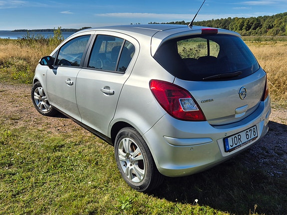Opel Corsa 2 of 9