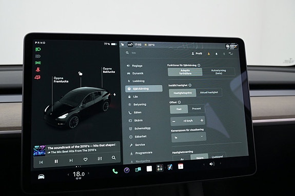 Tesla Model Y 12 of 27