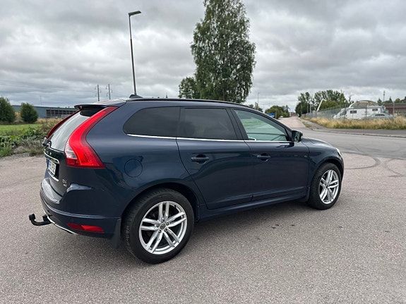 Volvo XC60 3 of 22