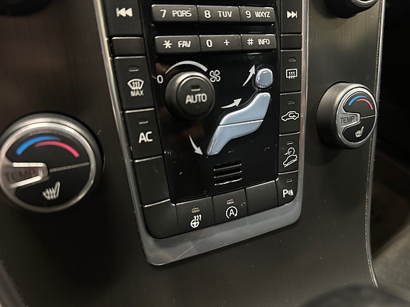 Volvo XC60 9 of 17