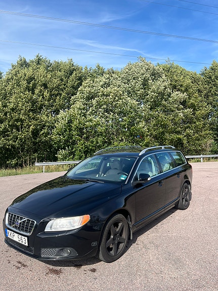 Volvo V70 3 of 6
