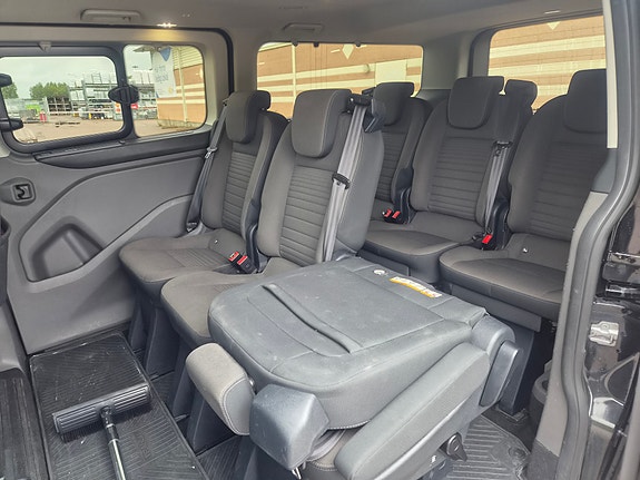 Ford Tourneo Custom 3 of 8