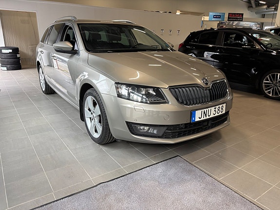 Skoda Octavia 2 of 8