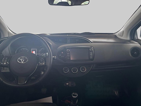 Toyota Yaris 12 of 19