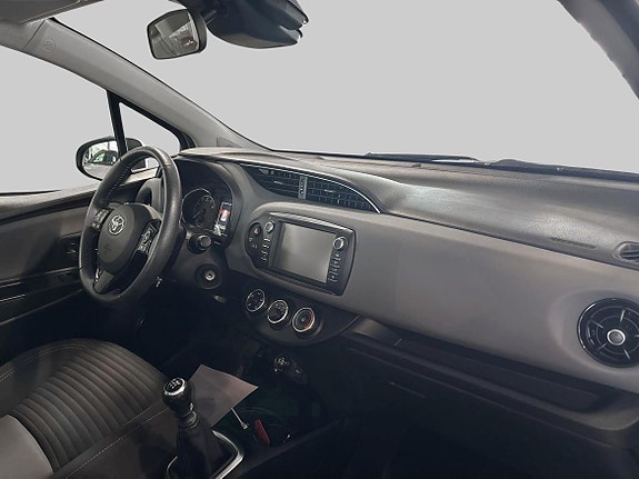 Toyota Yaris 10 of 19