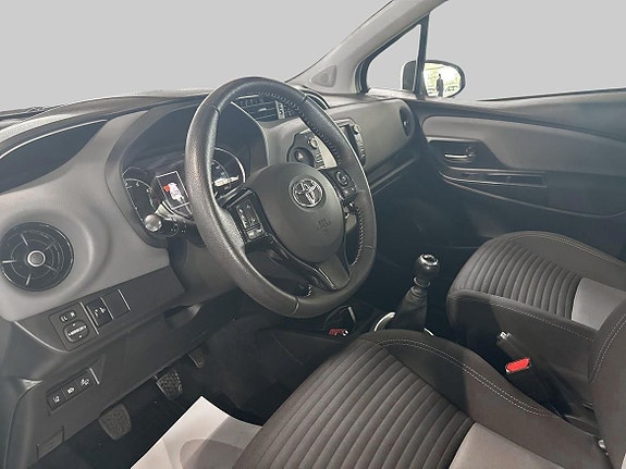 Toyota Yaris 14 of 19