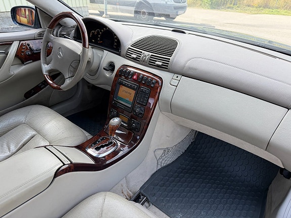 Mercedes-Benz CL500 8 of 25