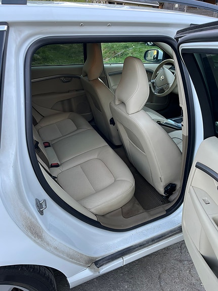 Volvo V70 8 of 11