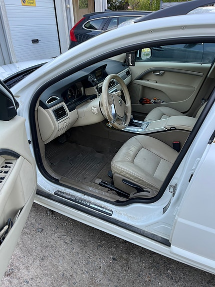 Volvo V70 6 of 11