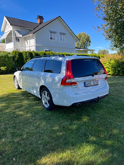 Volvo V70 4 of 11