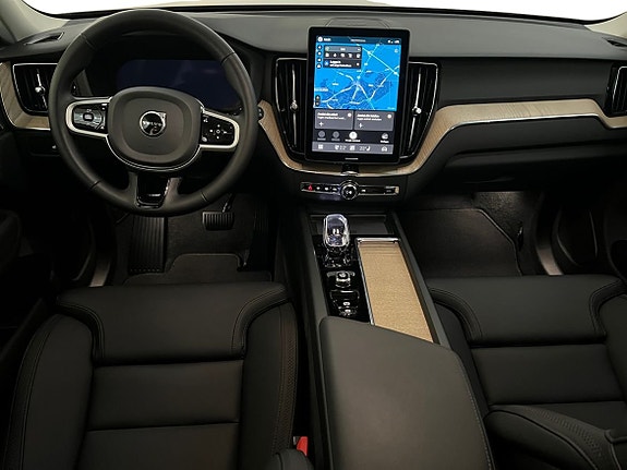 Volvo XC60 5 of 16