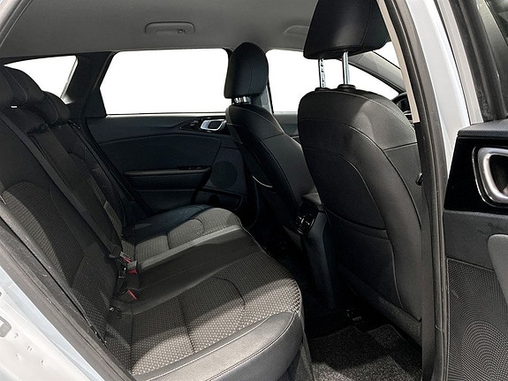Kia Ceed 18 of 22