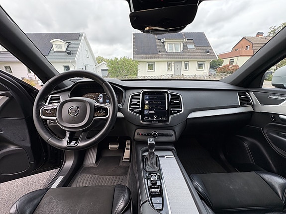 Volvo XC90 3 of 7