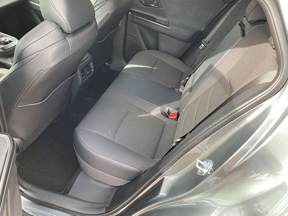 Toyota C-HR 8 of 11