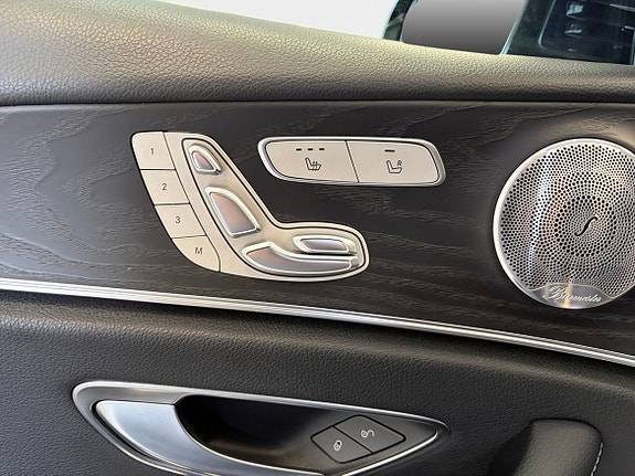 Mercedes-Benz E220 14 of 17