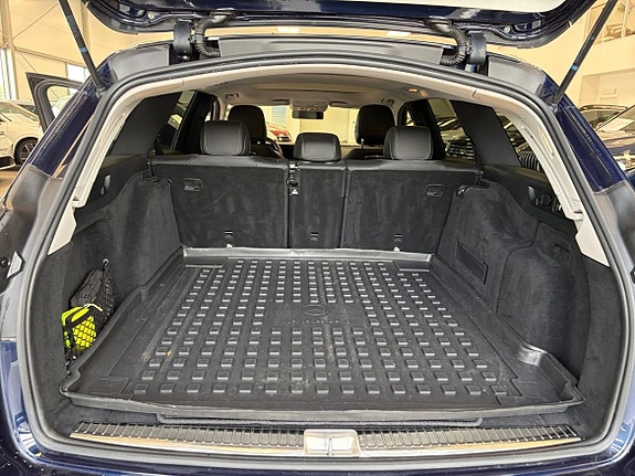 Mercedes-Benz E220 6 of 17
