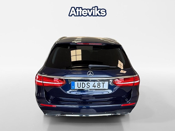 Mercedes-Benz E220 7 of 17