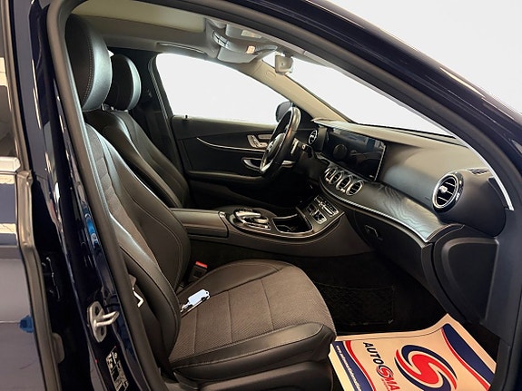 Mercedes-Benz E220 16 of 17