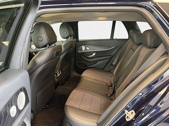 Mercedes-Benz E220 13 of 17