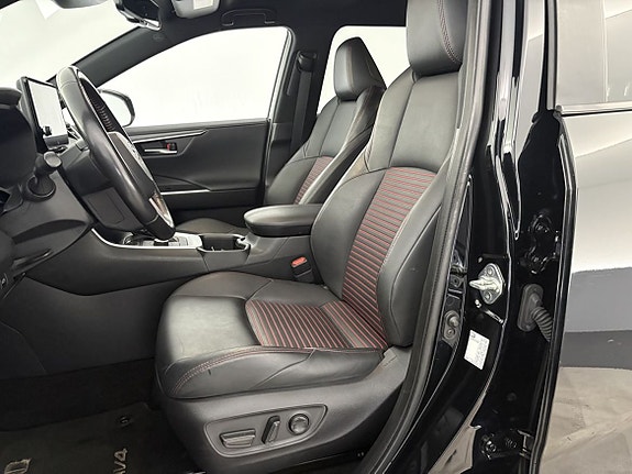 Toyota RAV4 5 of 24