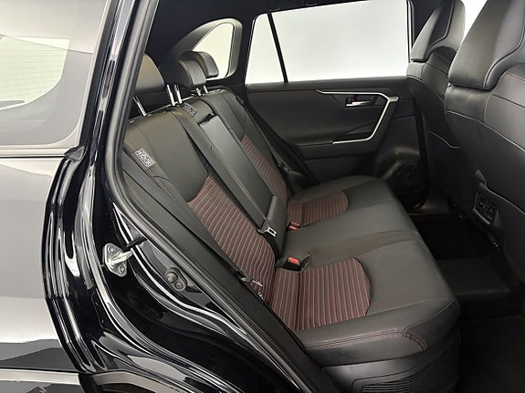 Toyota RAV4 21 of 24