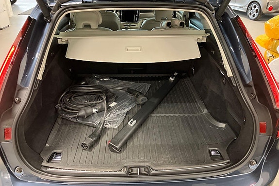 Volvo V90 24 of 30
