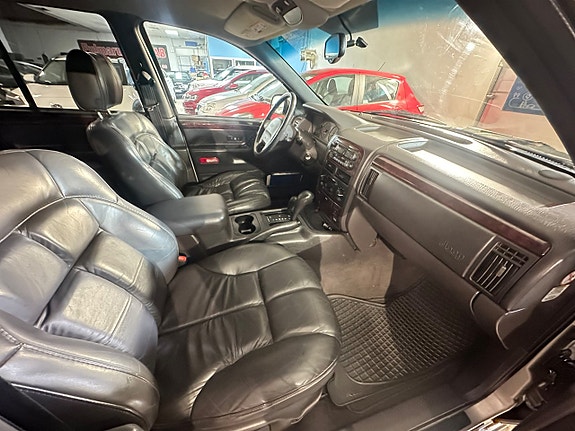 Jeep Grand Cherokee 7 of 11