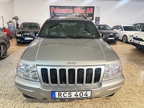 Jeep Grand Cherokee 2 of 11