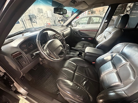 Jeep Grand Cherokee 6 of 11