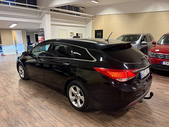 Hyundai i40 2 of 16