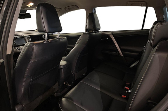 Toyota RAV4 23 of 25