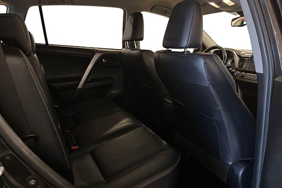 Toyota RAV4 22 of 25