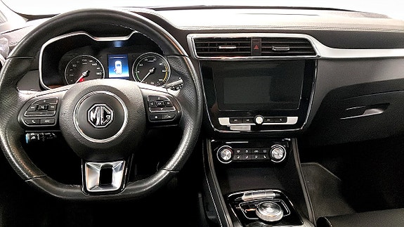 MG ZS 4 of 9