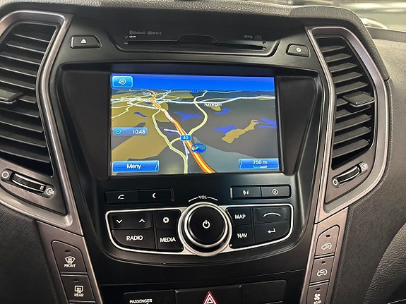 Hyundai Grand Santa Fe 13 of 22