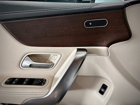 Mercedes-Benz CLA200 15 of 17