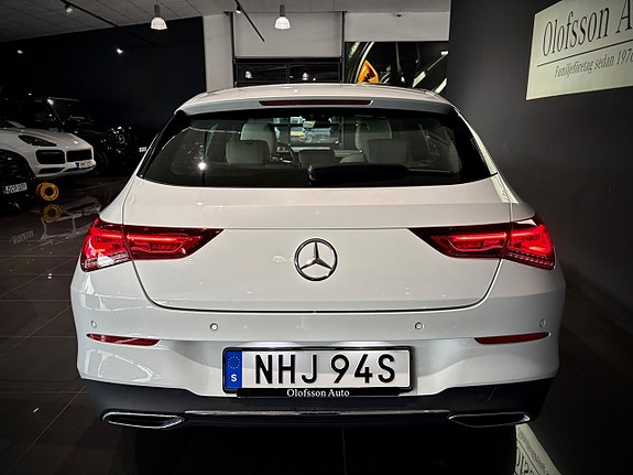 Mercedes-Benz CLA200 9 of 17
