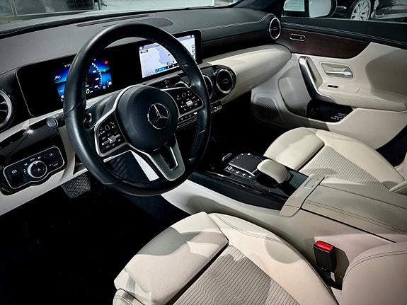 Mercedes-Benz CLA200 7 of 17