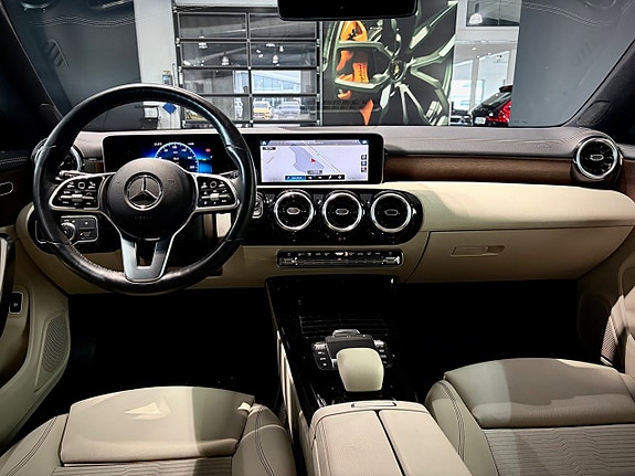 Mercedes-Benz CLA200 10 of 17