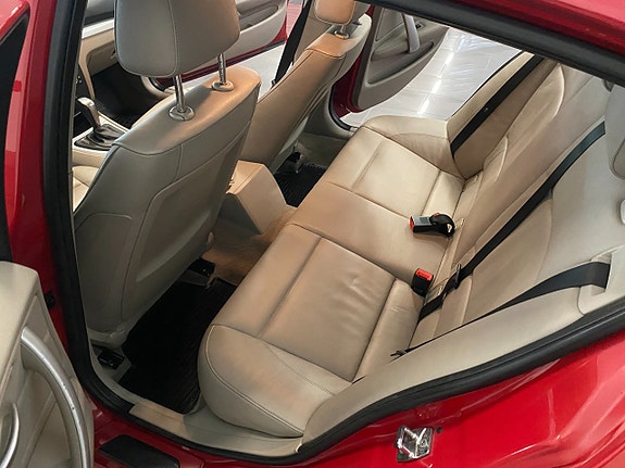 BMW 120i 13 of 20