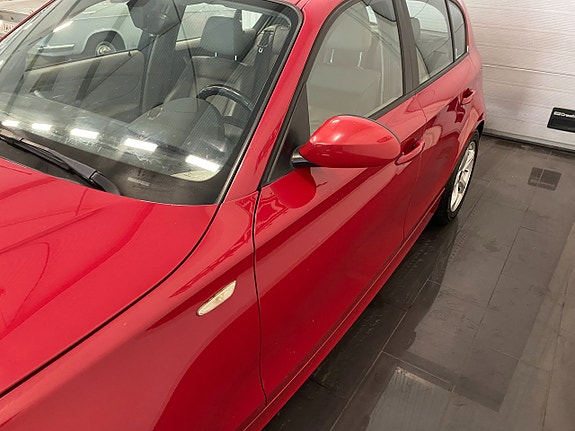 BMW 120i 9 of 20
